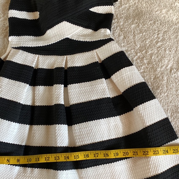 BCBG Maxazria black white striped S evening dress - Picture 12 of 12